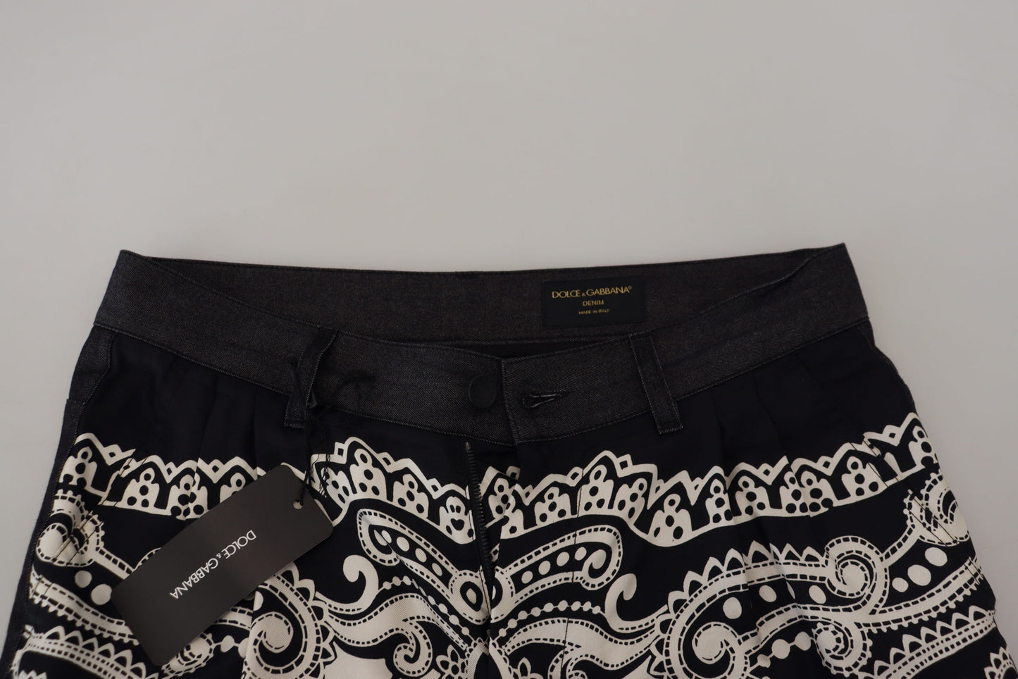 Dolce & Gabbana Svarta Sidenbyxor med Bandanamönster