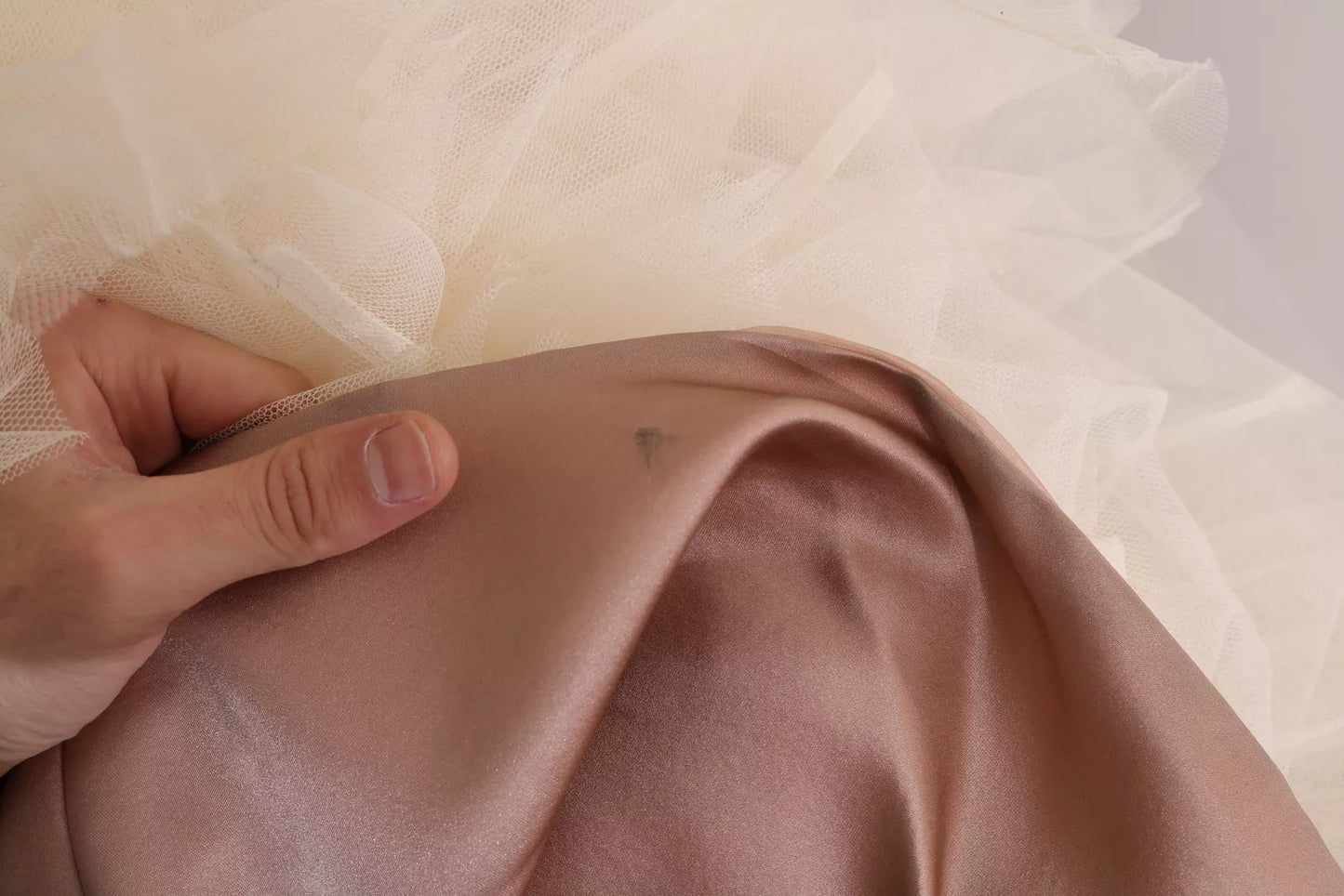 Dolce & Gabbana Kristallrosa Sidenbalklänning med Ljuskrona