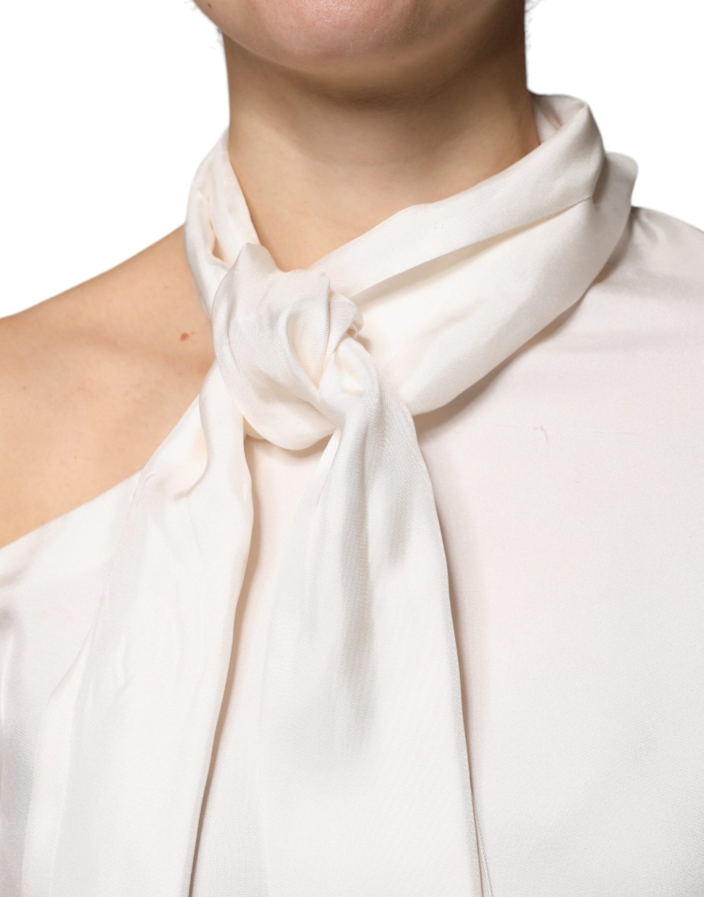 Brunello Cucinelli Beige Sidentopp Med Ascotkrage Och Långärmad