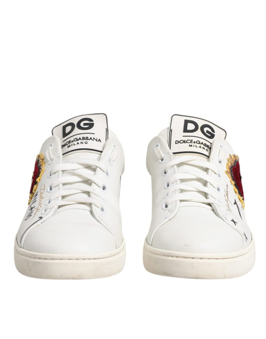Dolce & Gabbana hvite skinnsneakers med hjerteutsmykning