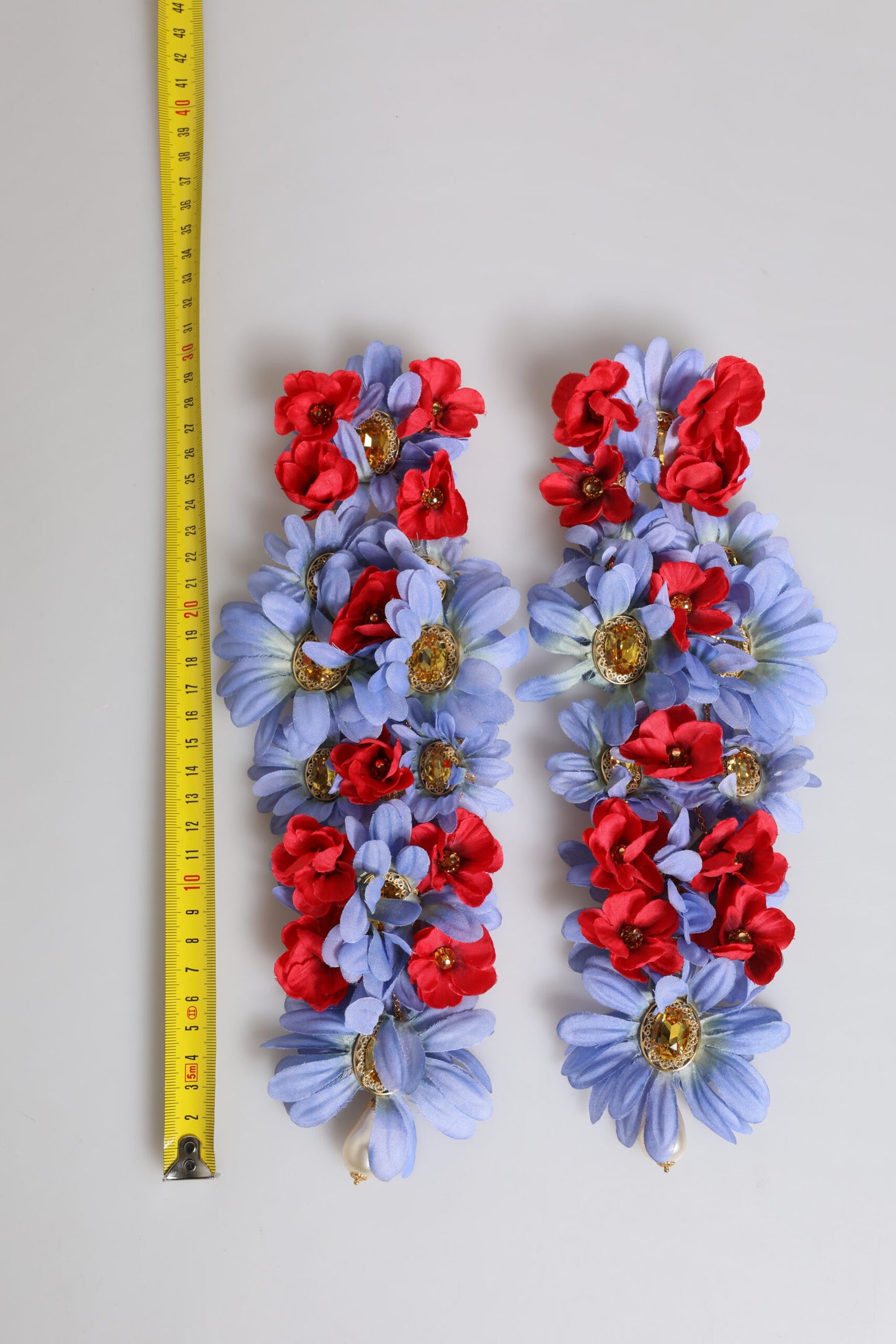 Dolce & Gabbana gullfargede messingblomsterkrystaller med klips og dinglende øredobber