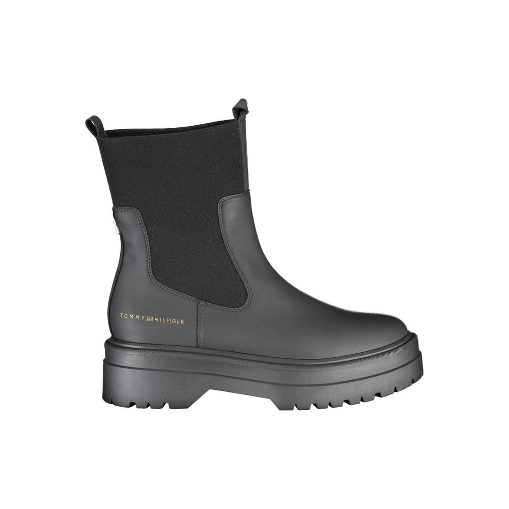 Elegant ankelboots med kontrastdetaljer