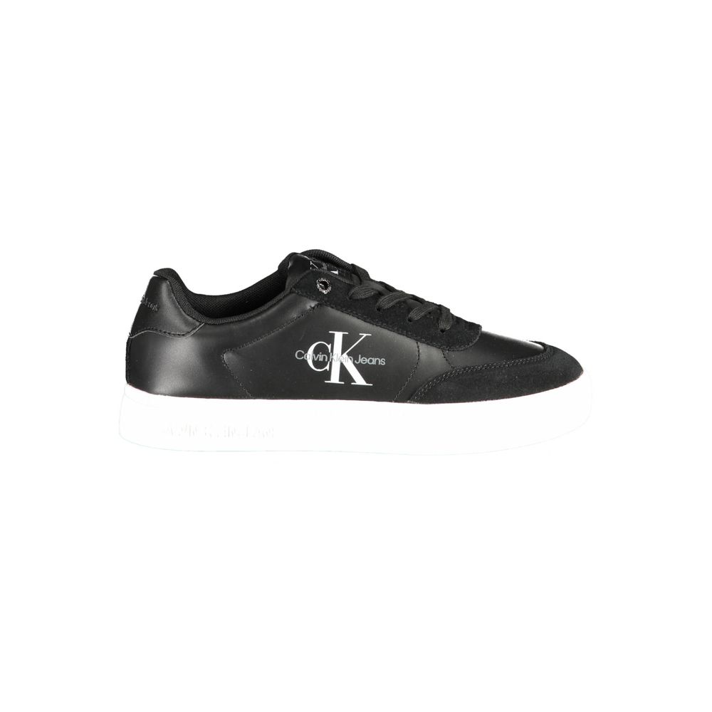 Svarta polyestersneakers