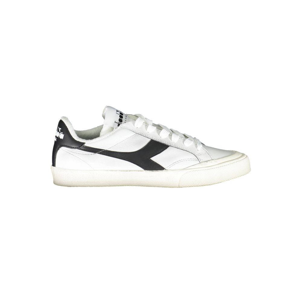 Vit tygsneaker