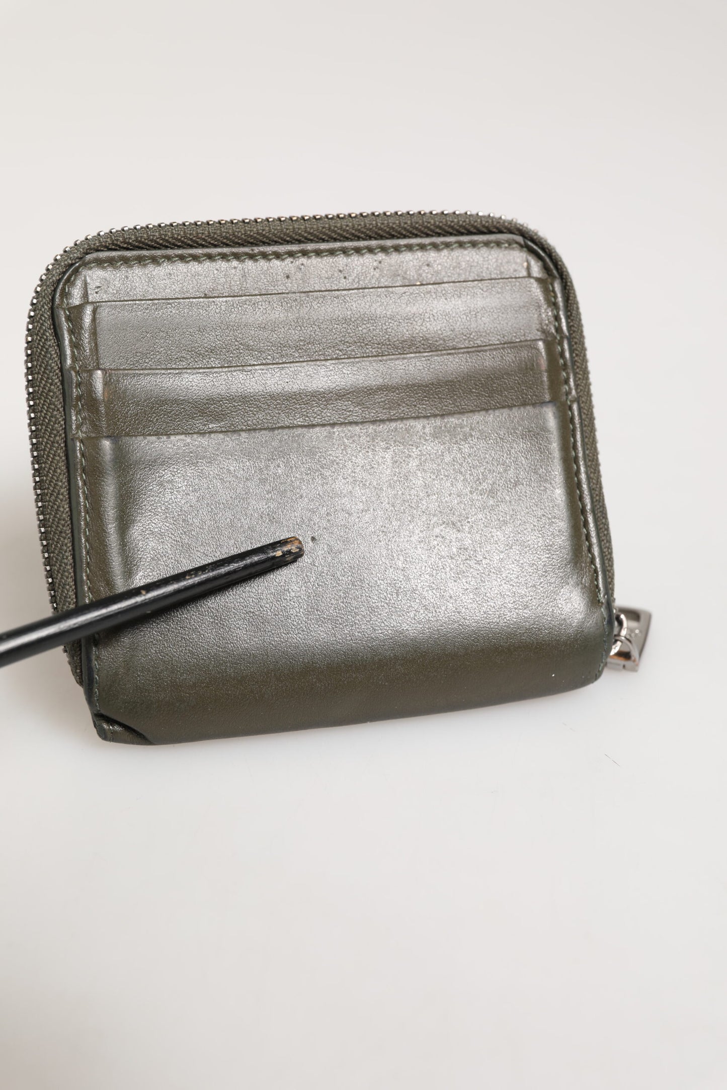 Dolce & Gabbana militærgrønn skinnveske med logoplakett og myntlommebok