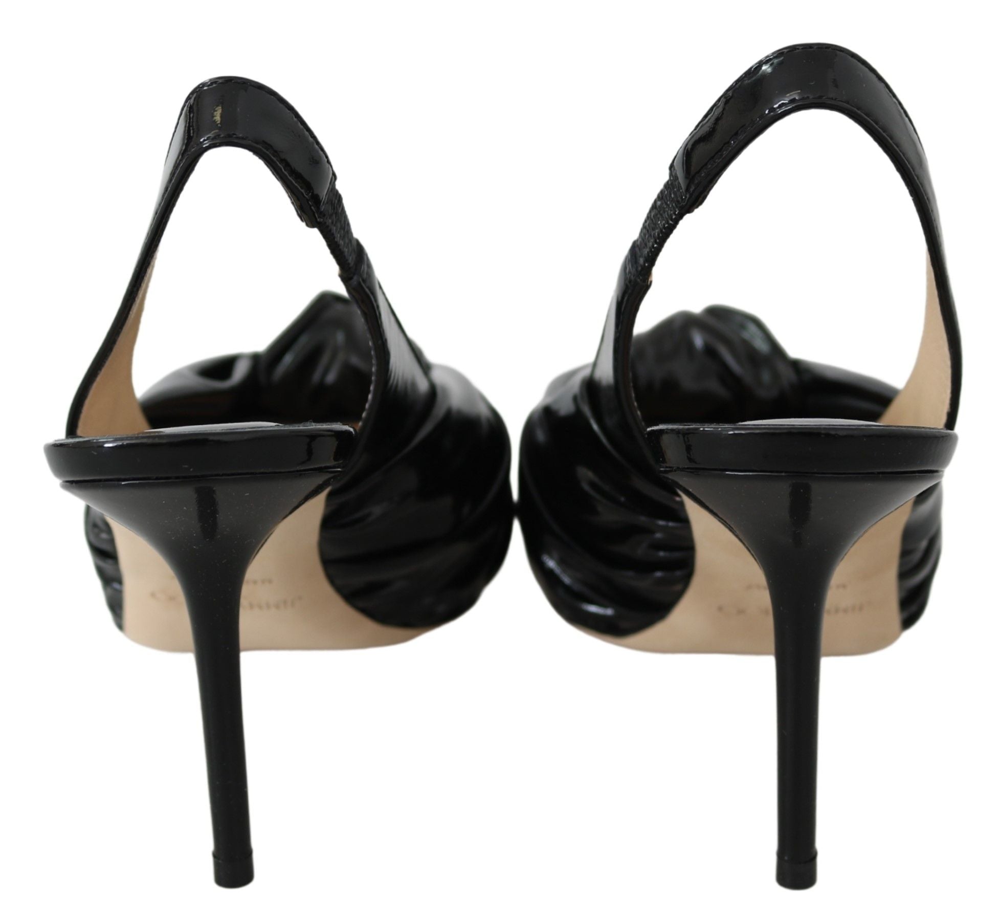 Eleganta svarta pumps med spetsiga tå i läder