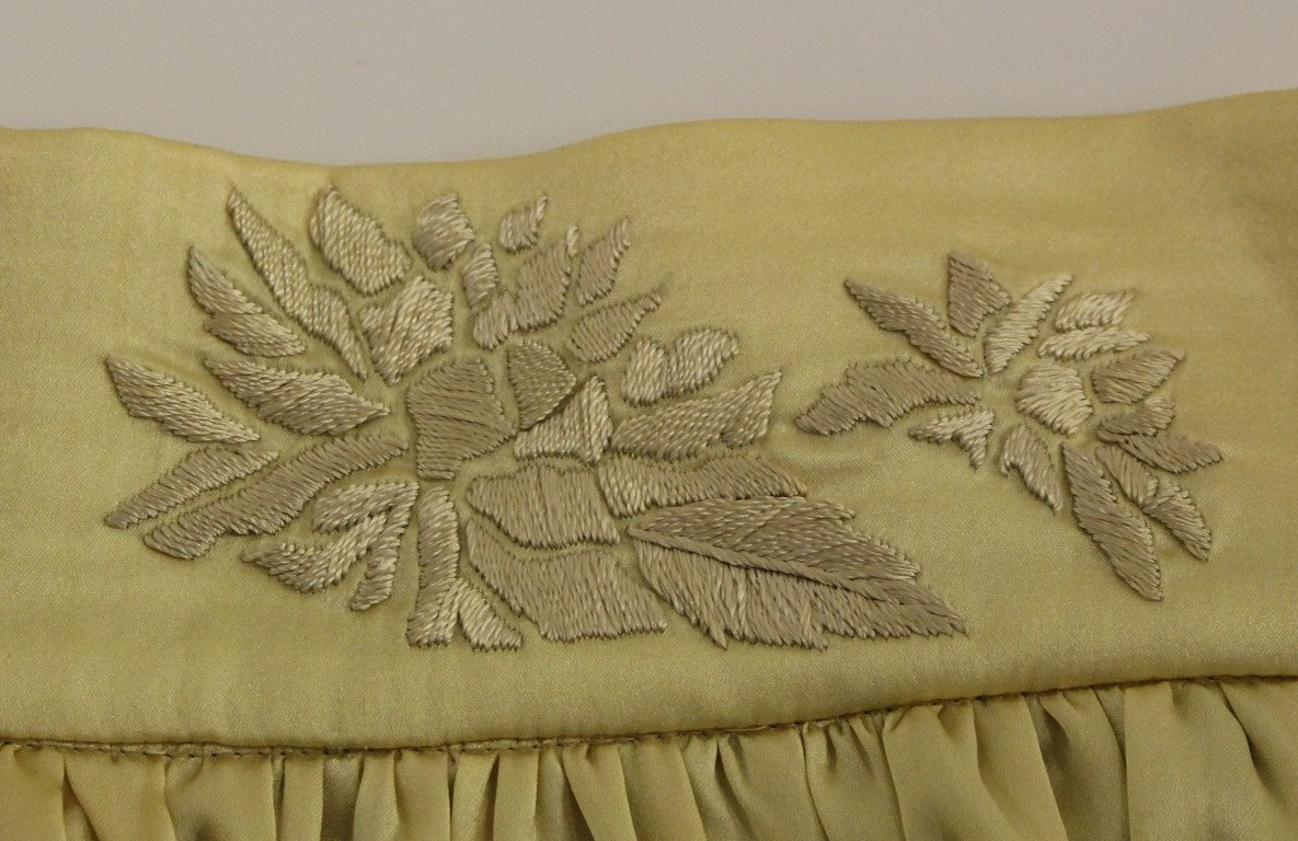 Beige blombroderad minikjol