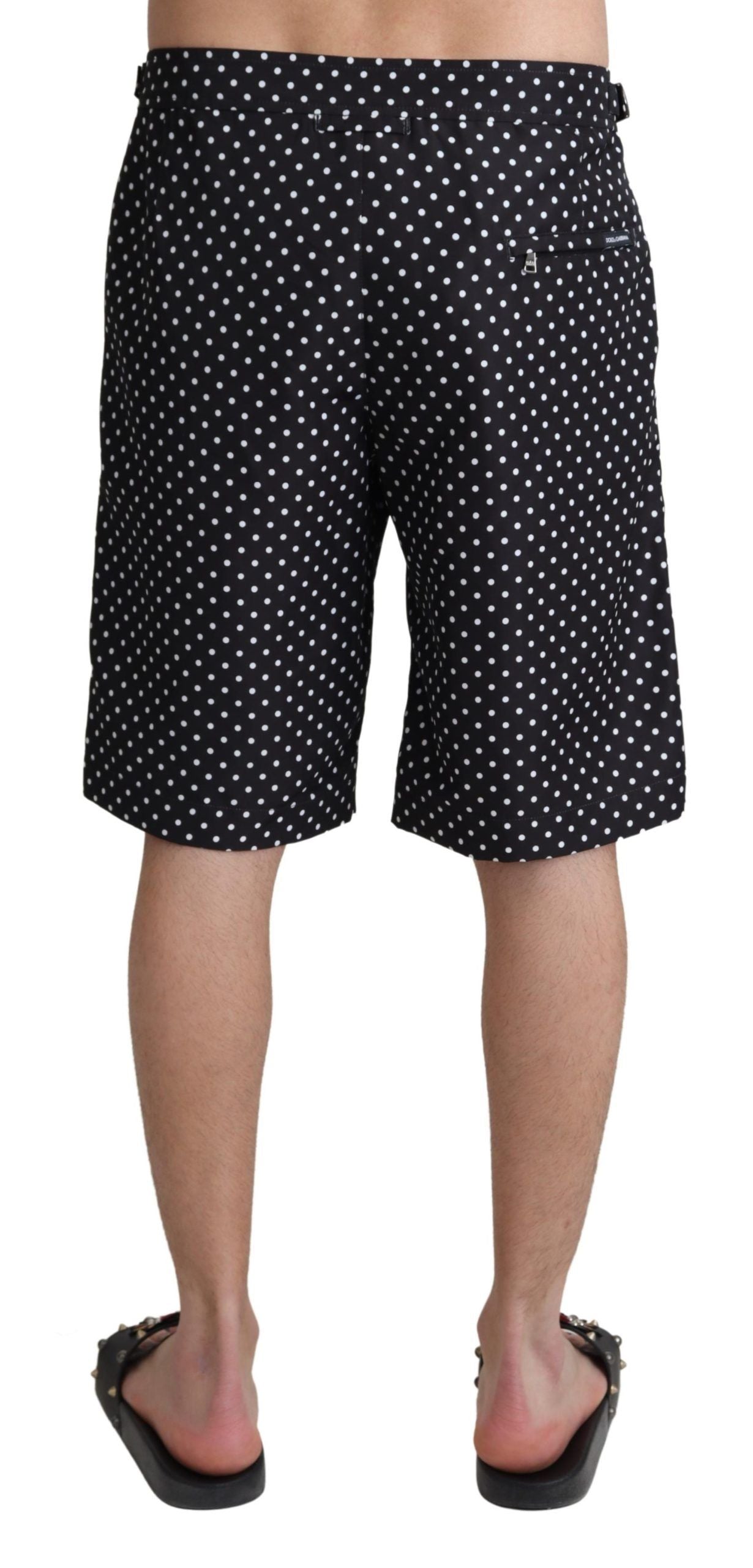 Svarta prickiga strandkläder shorts badkläder