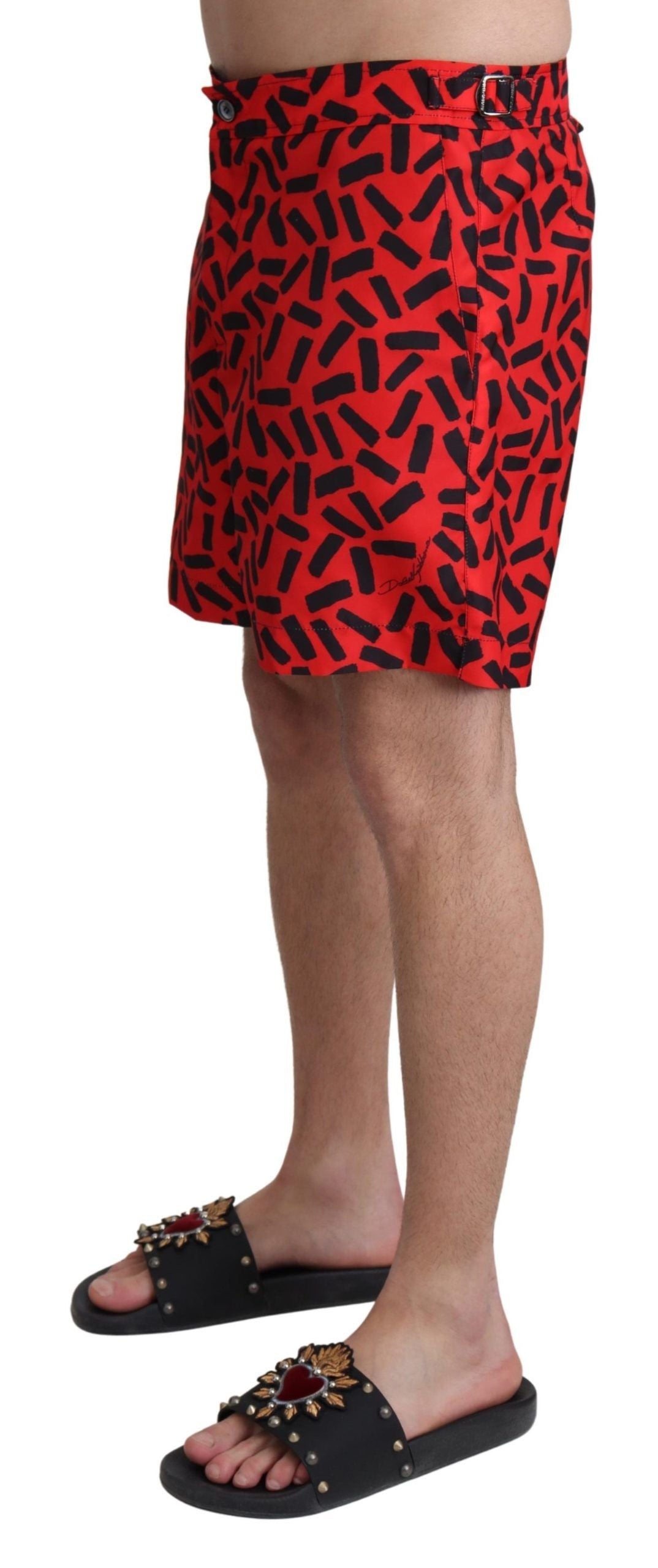 Röda mönstrade strandshorts badkläder