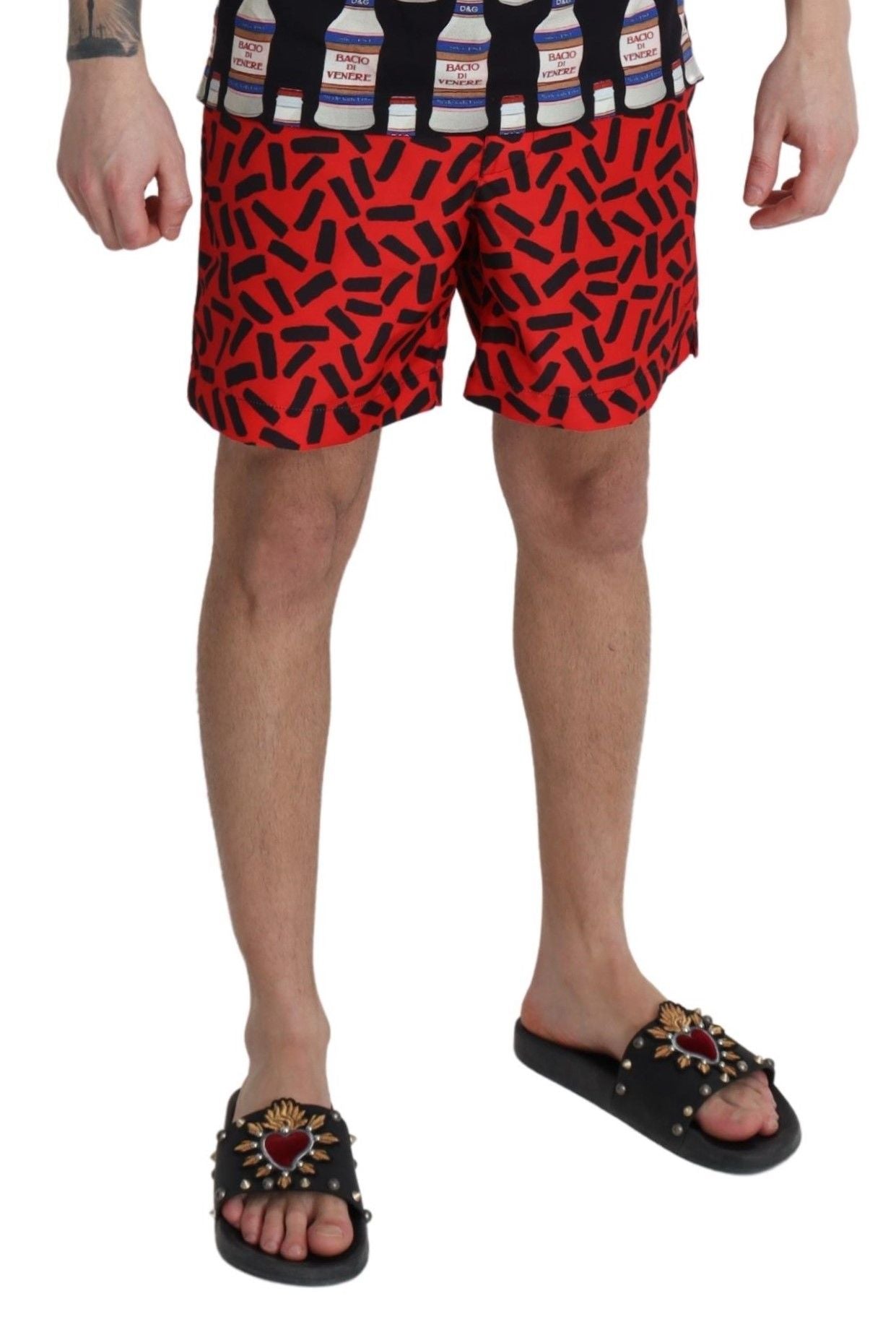 Röda mönstrade strandshorts badkläder