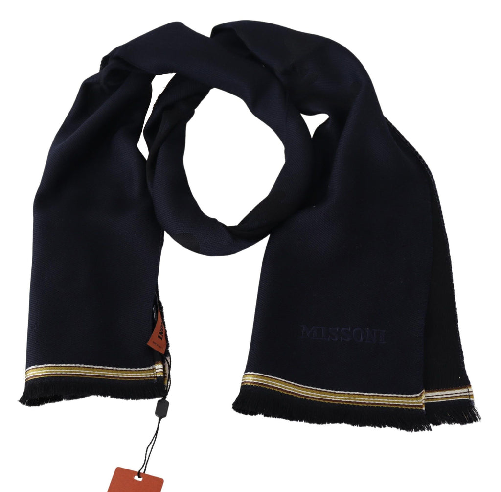 Svart unisex skjerf i 100 % ull med frynser