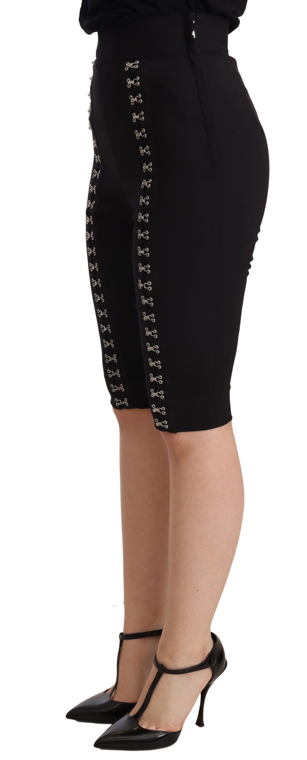 Svarta ullstretchiga shorts med smal passform och hög midja