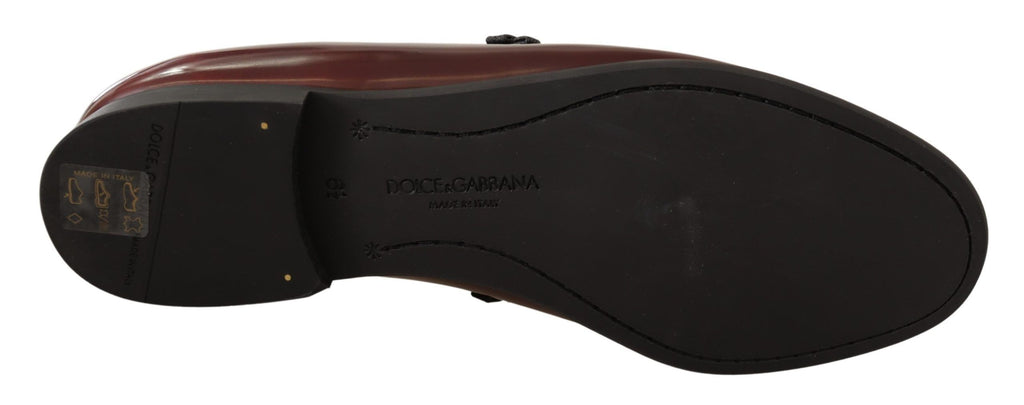 Bordeauxröda lackade loafers i läder