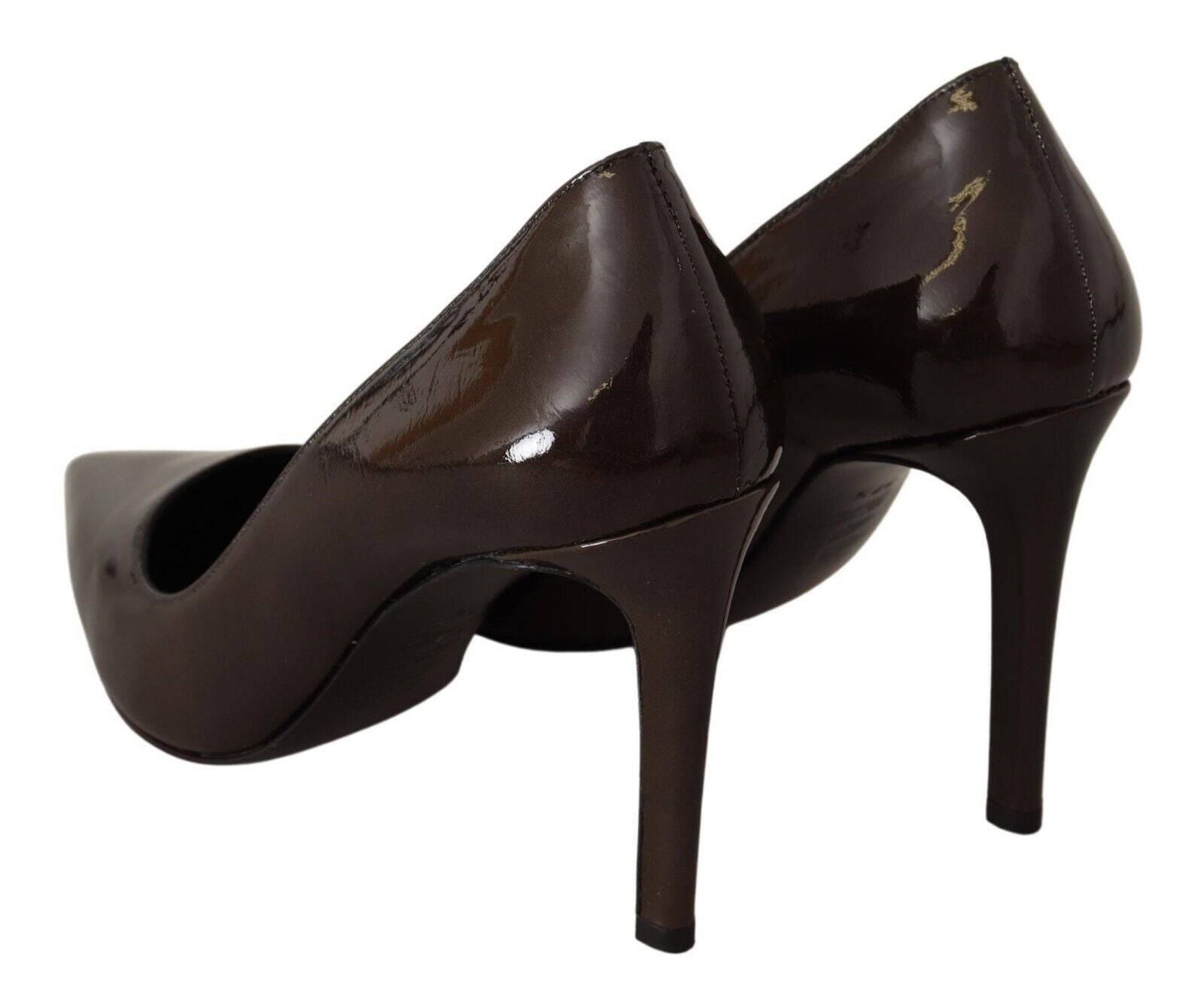 Bruna lackskor med stilettklack och pumps