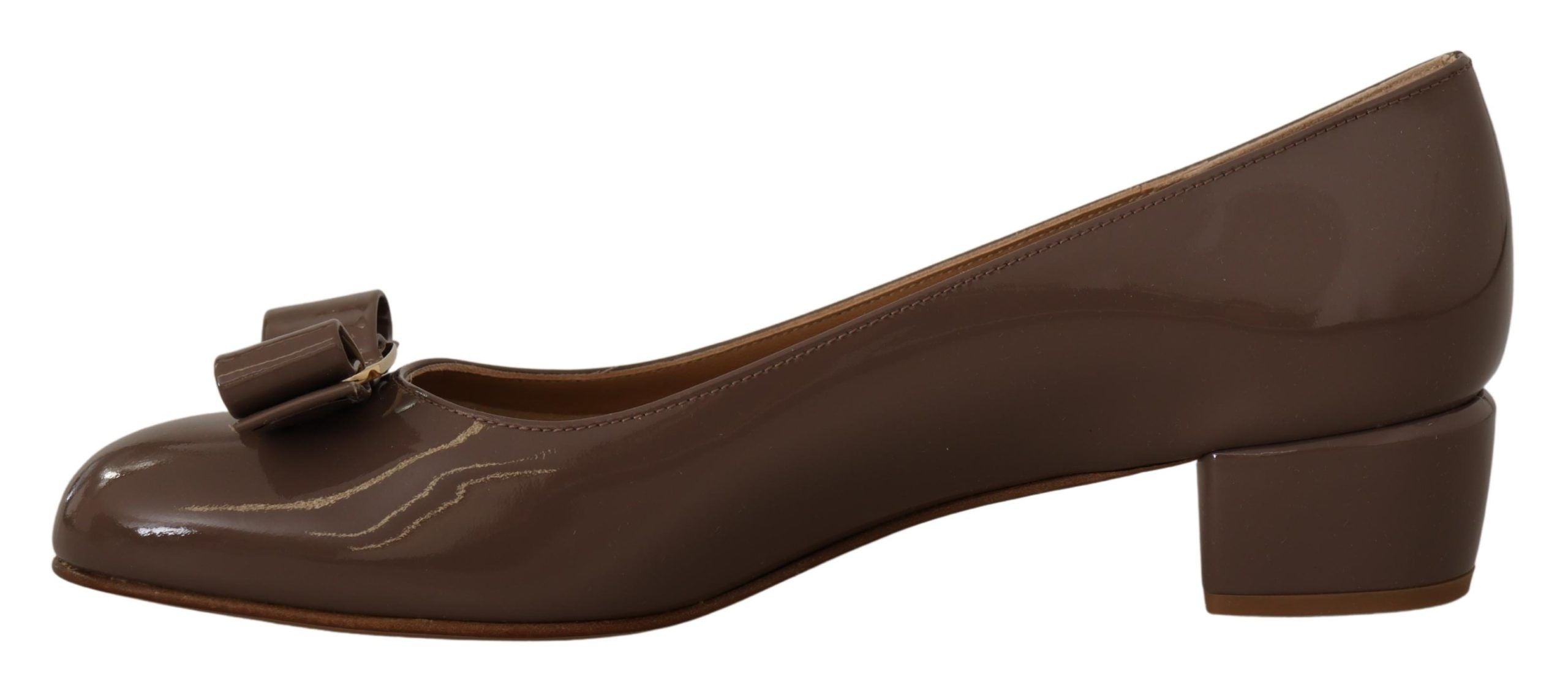Eleganta Caraway Brown Pumps med Vara Rosett