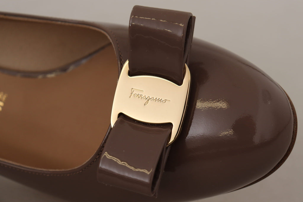 Eleganta Caraway Brown Pumps med Vara Rosett