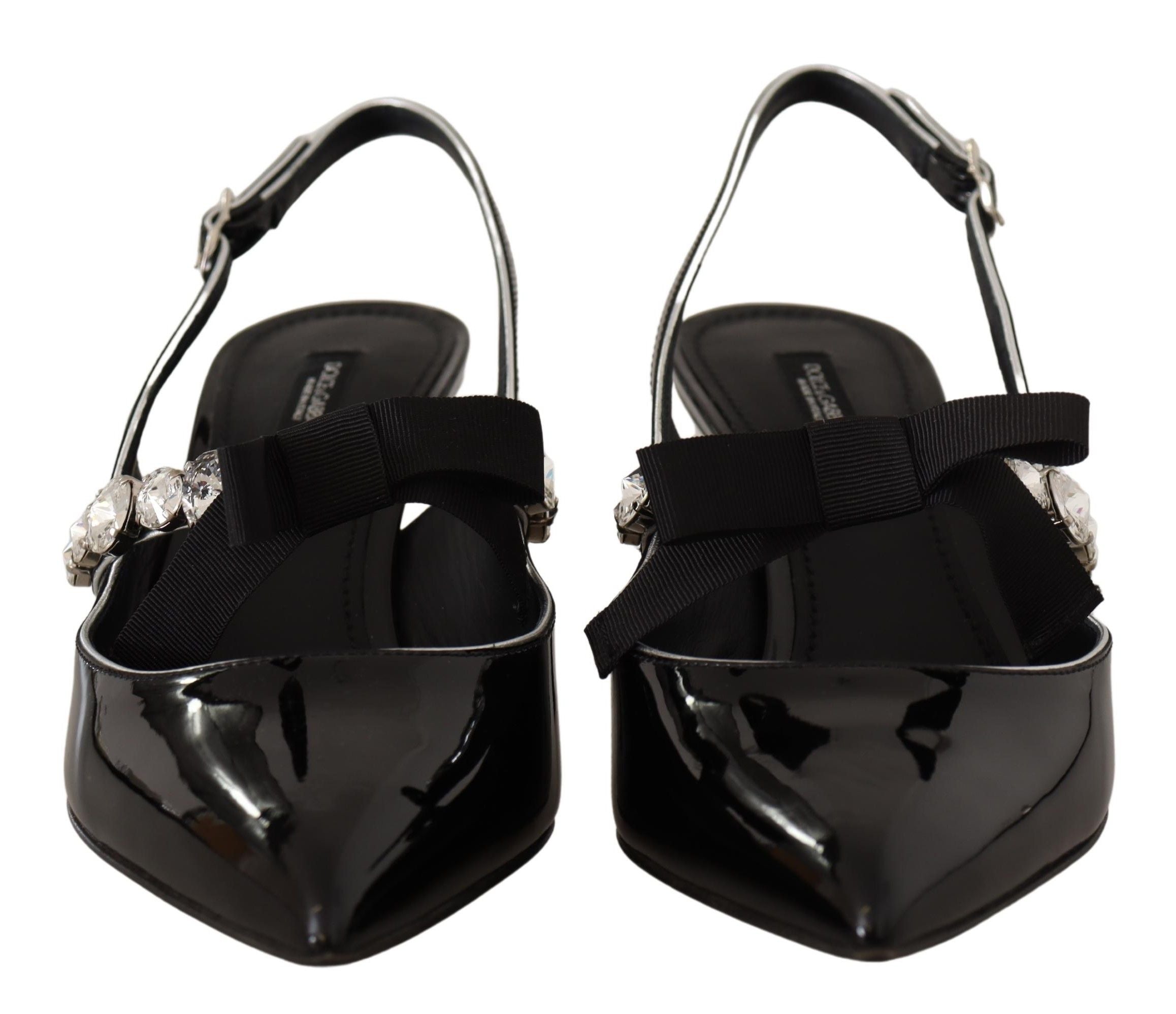 Svarta lackläder med kristallslingbacks