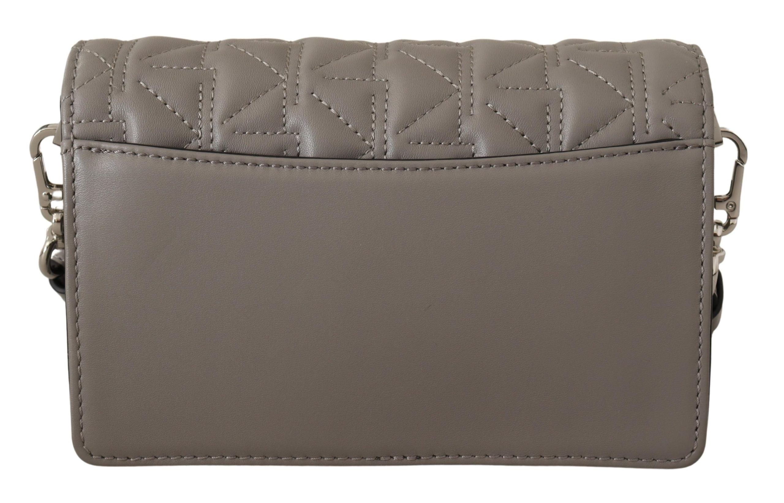 Elegant grå crossbody-veske i skinn