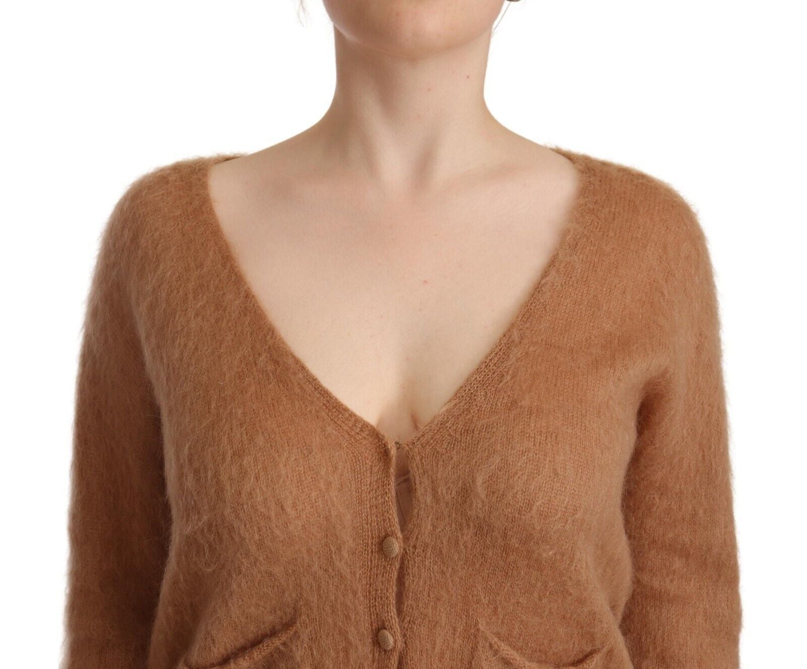 Brun cardigan med v-hals og langermet genser