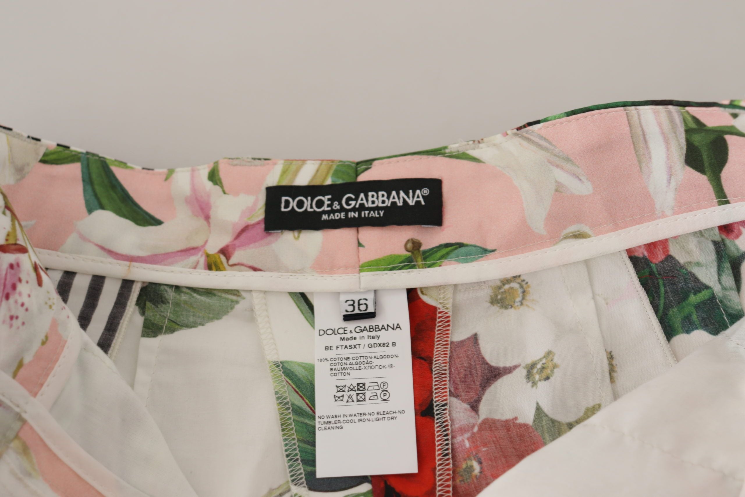 Flerfärgade hotpants med hög midja