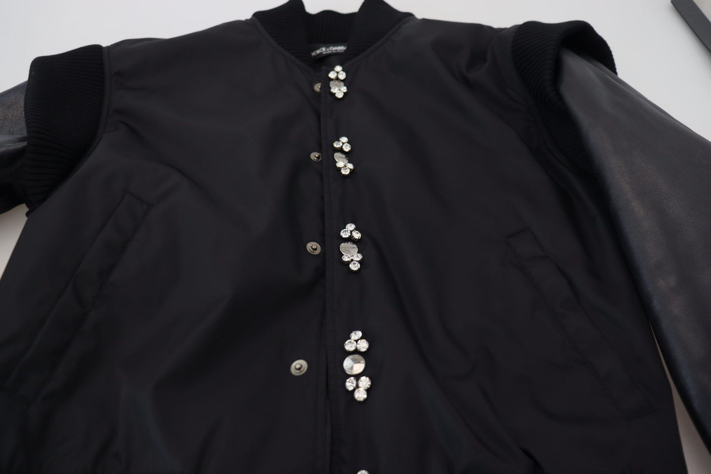 Dolce &amp; Gabbana svart nylonkrystaller frakk med knapper