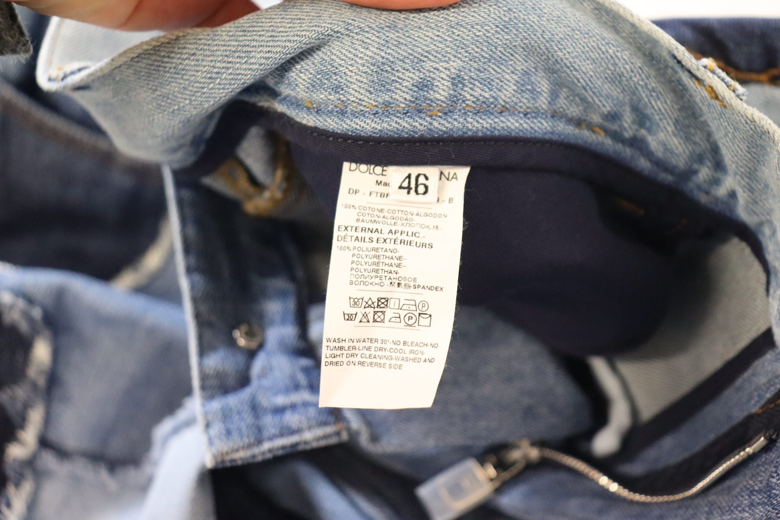 Flerfärgade lapptäcksmönster med hög midja