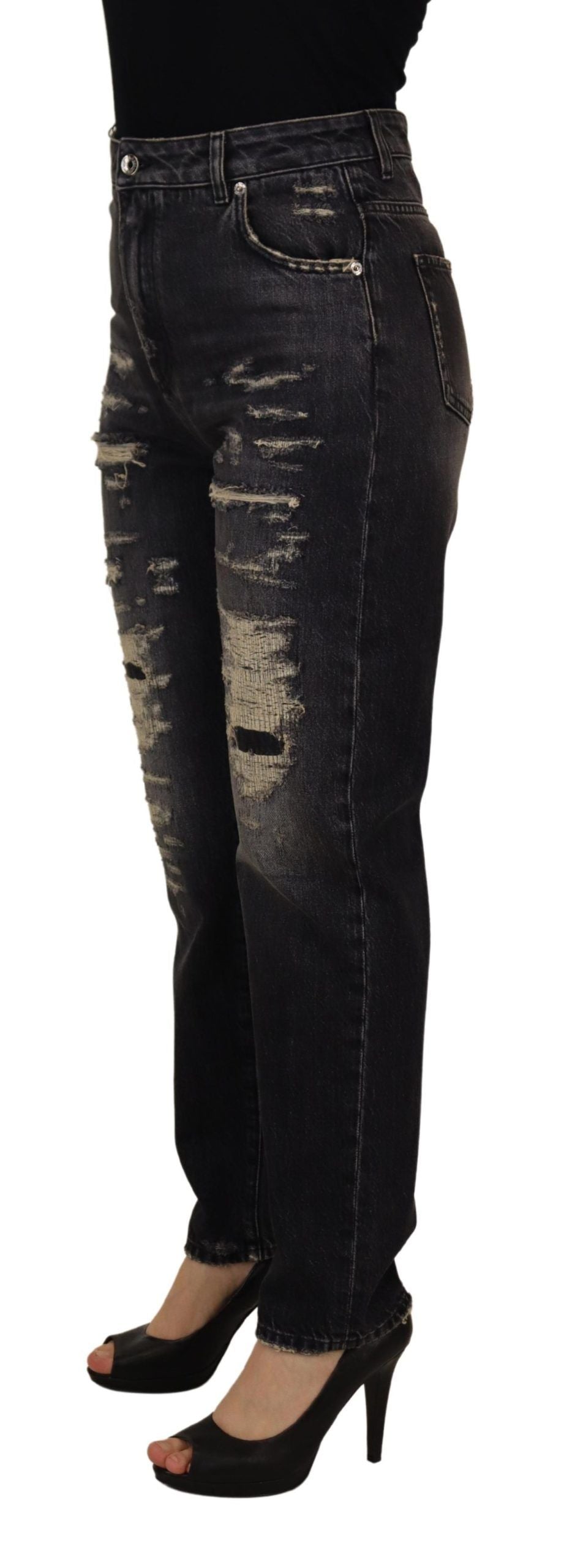 Svarta tvättade, slitna jeans med hög midja