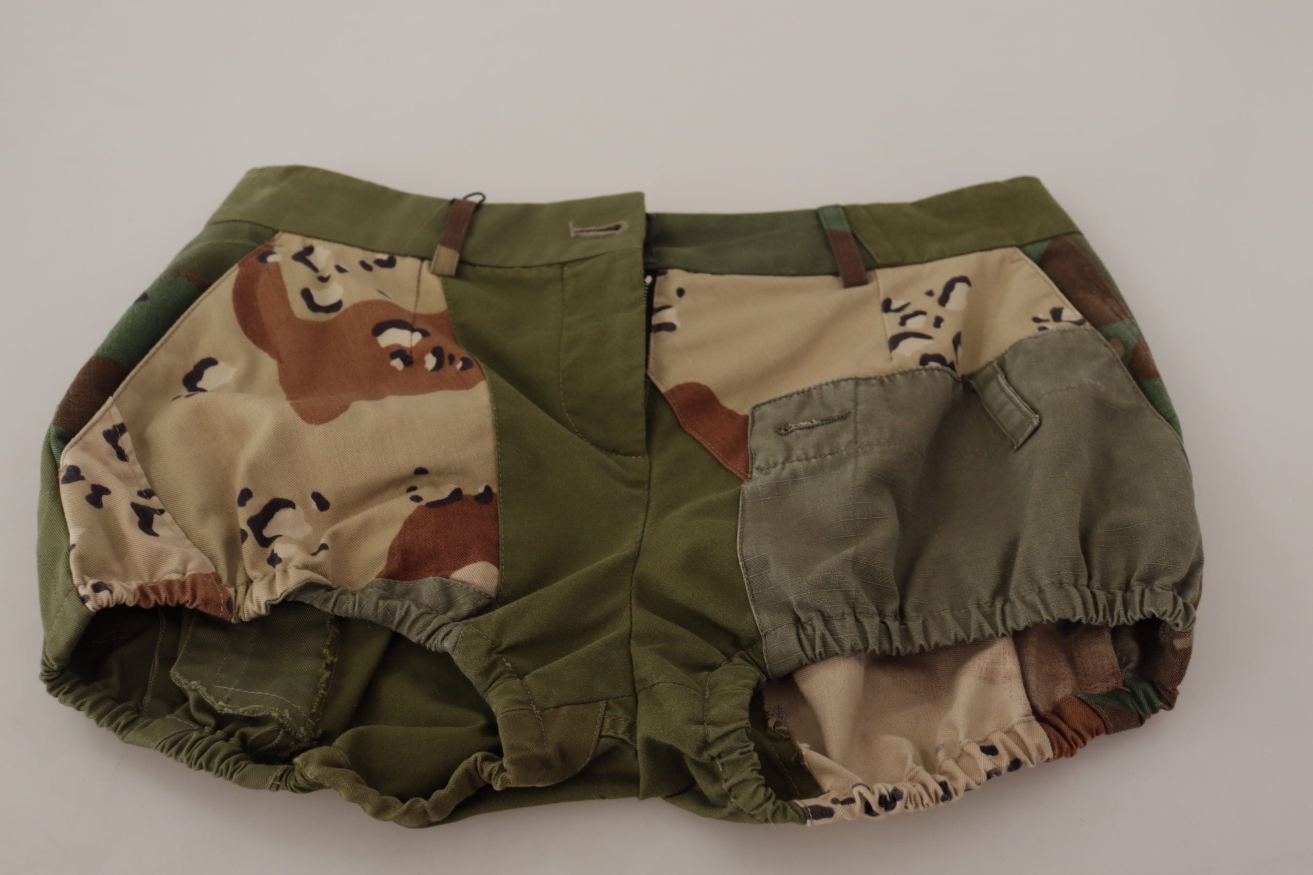 Gröna högmidjade hotpants i bomull med arméshorts