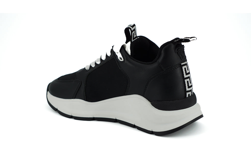Eleganta monokroma lädersneakers