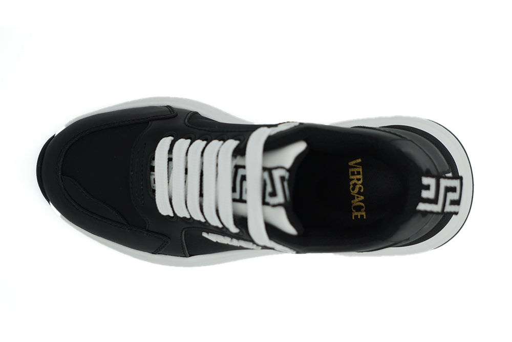 Eleganta monokroma lädersneakers