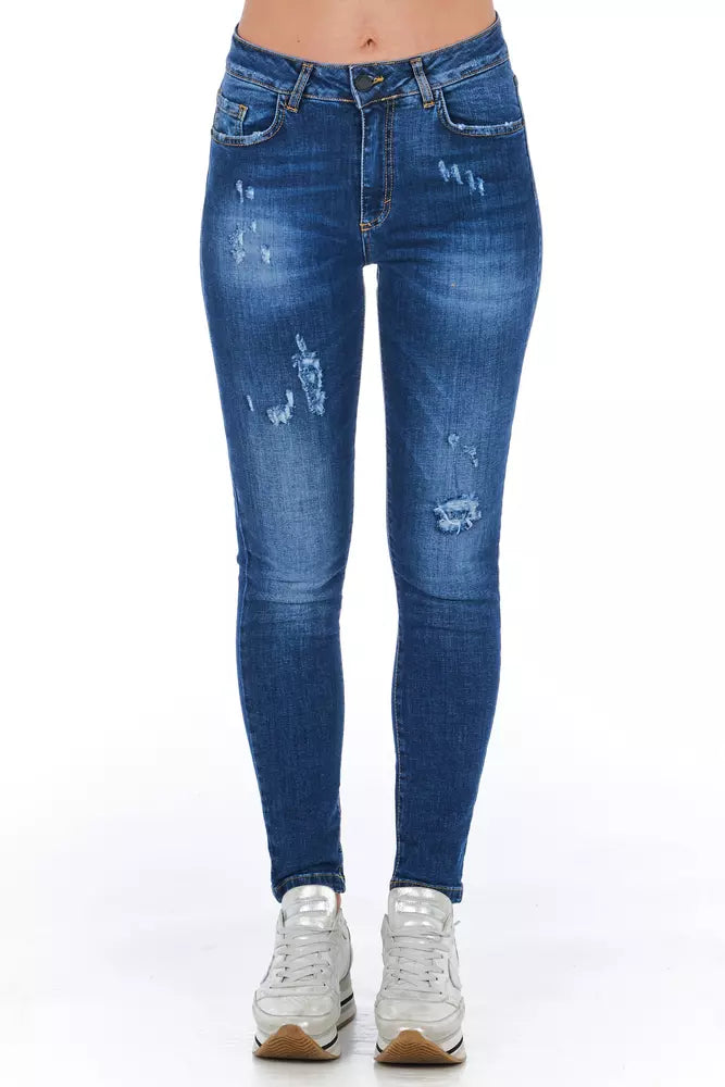 Blå denimjeans för kvinnor