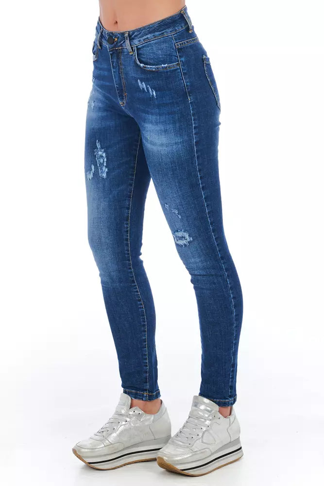 Blå denimjeans för kvinnor