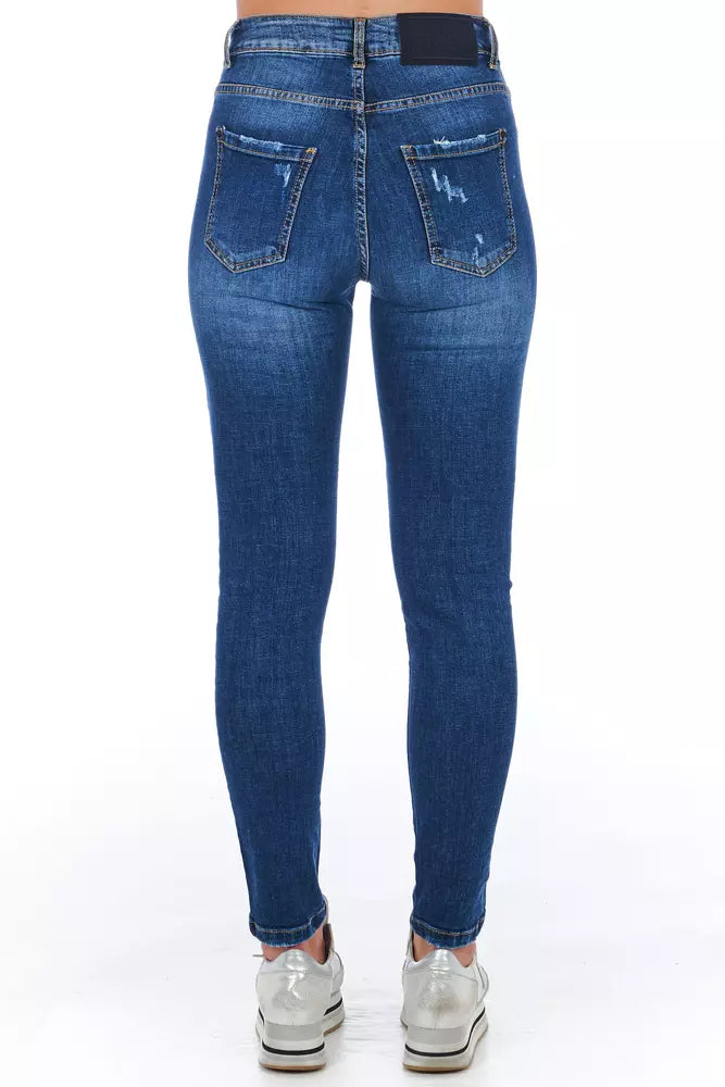 Blå denimjeans för kvinnor