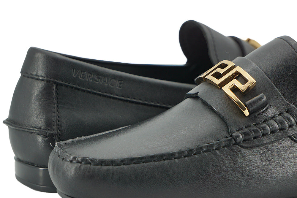 Eleganta svarta herrloafers i kalvskinn