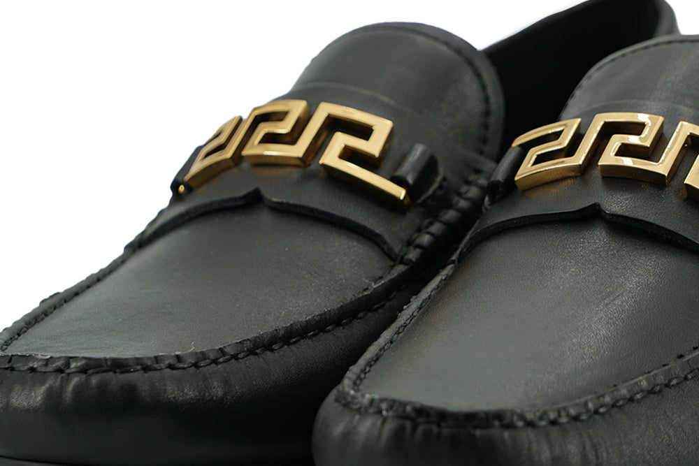 Eleganta svarta herrloafers i kalvskinn