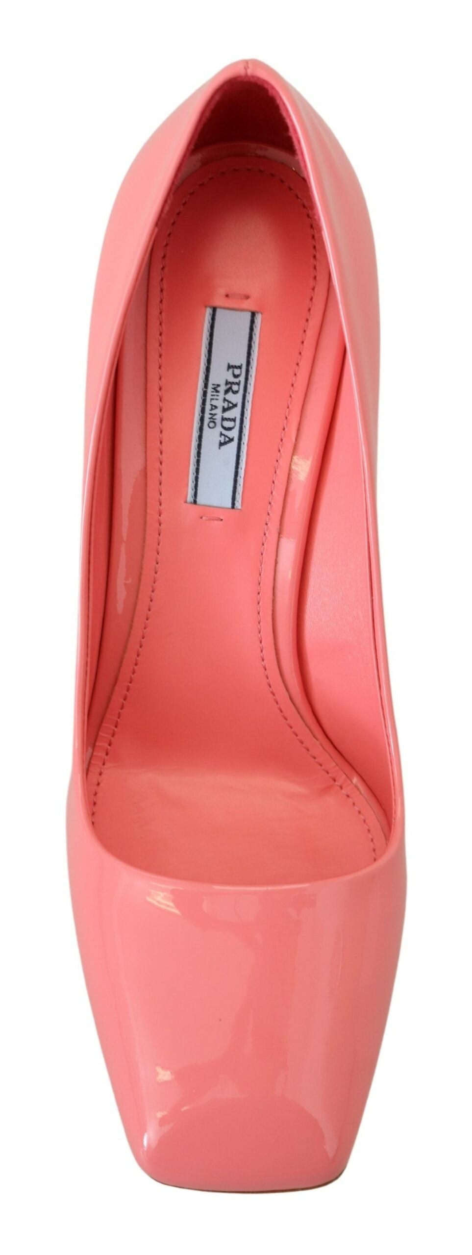 Rosa klassiska pumps i lackläder med blockklack