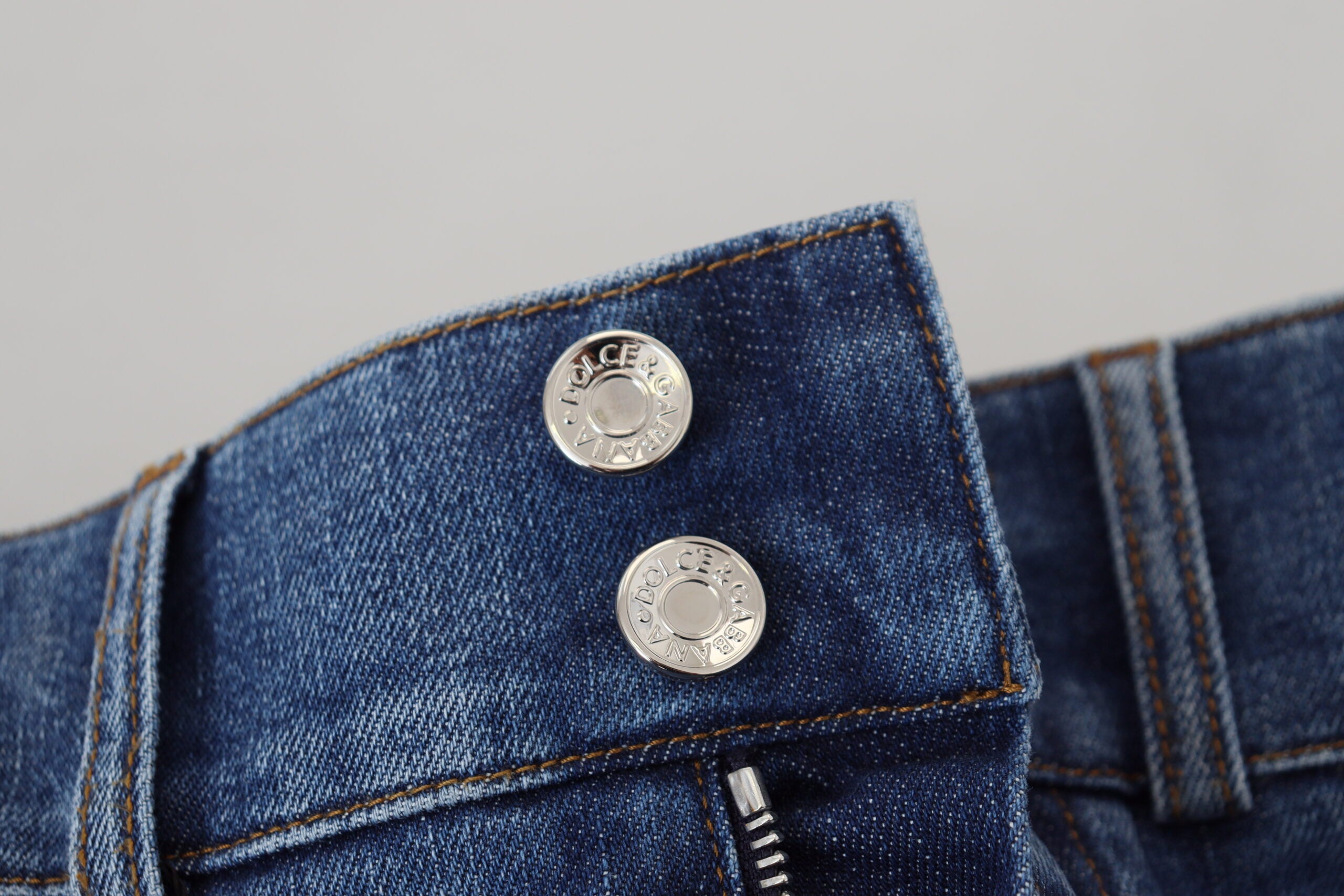 Blå jeans med hög midja och stretch i bomull