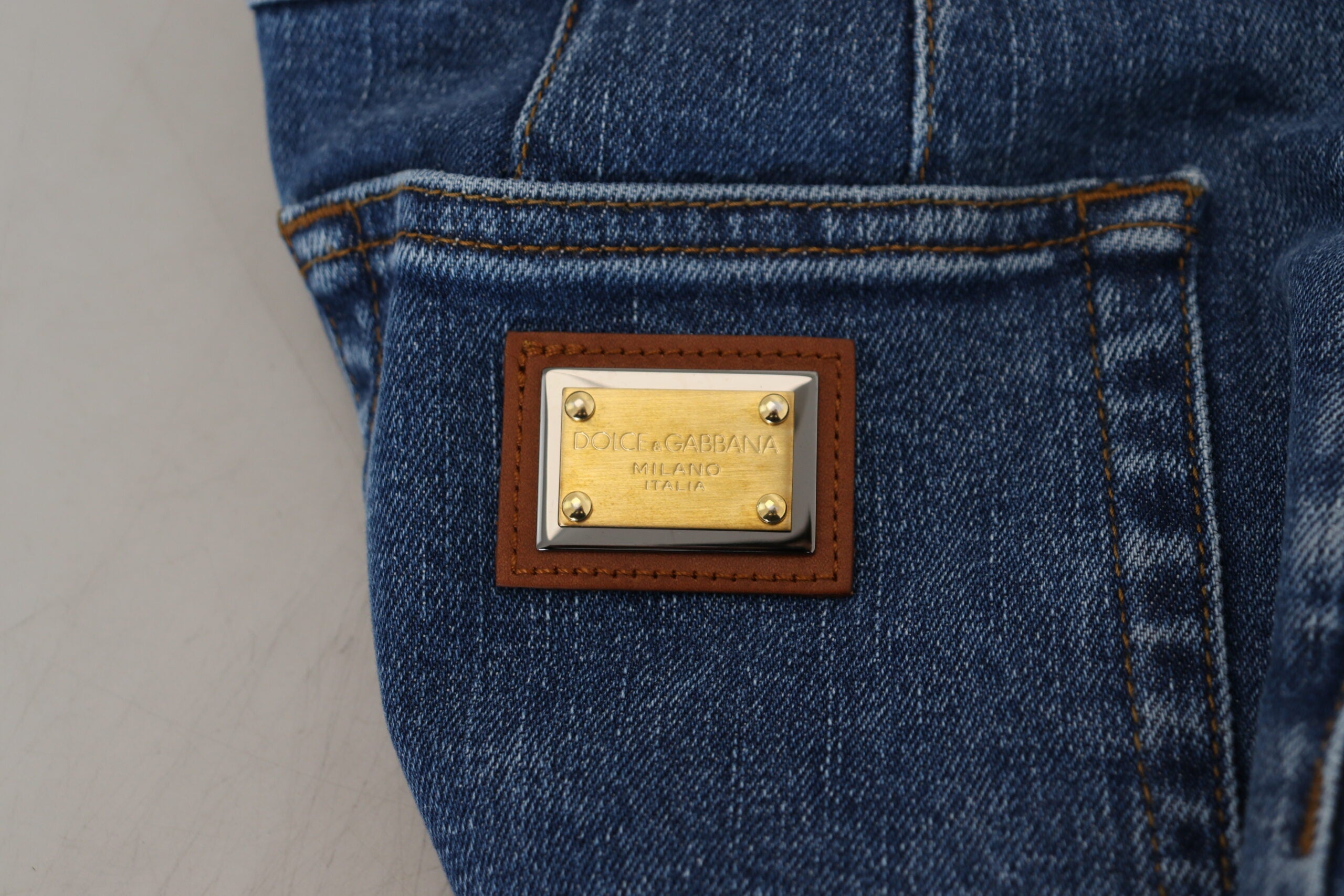 Blå jeans med hög midja och stretch i bomull