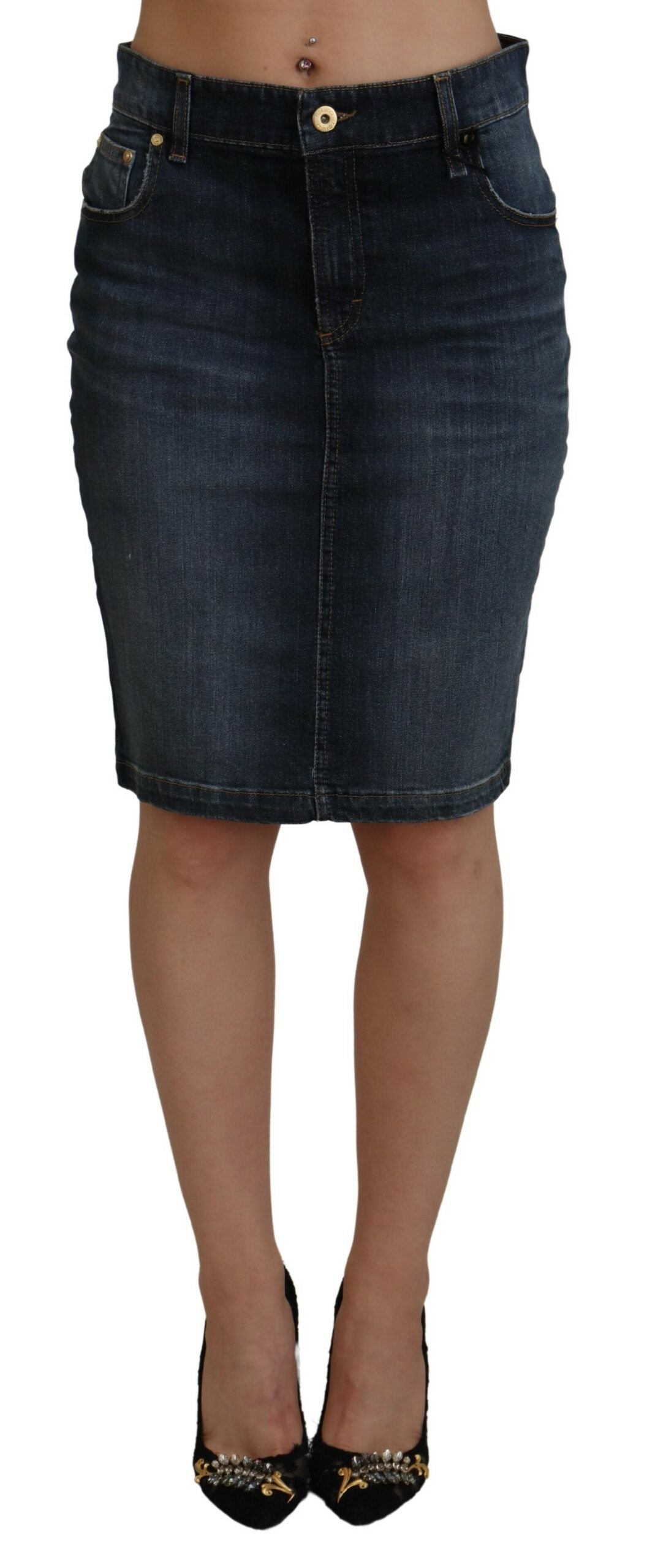 Mörkblå tvättad denimkjol med medelhög midja och pennskuren design