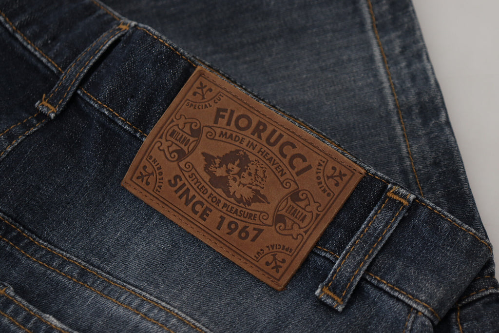 Mörkblå tvättad denimkjol med medelhög midja och pennskuren design