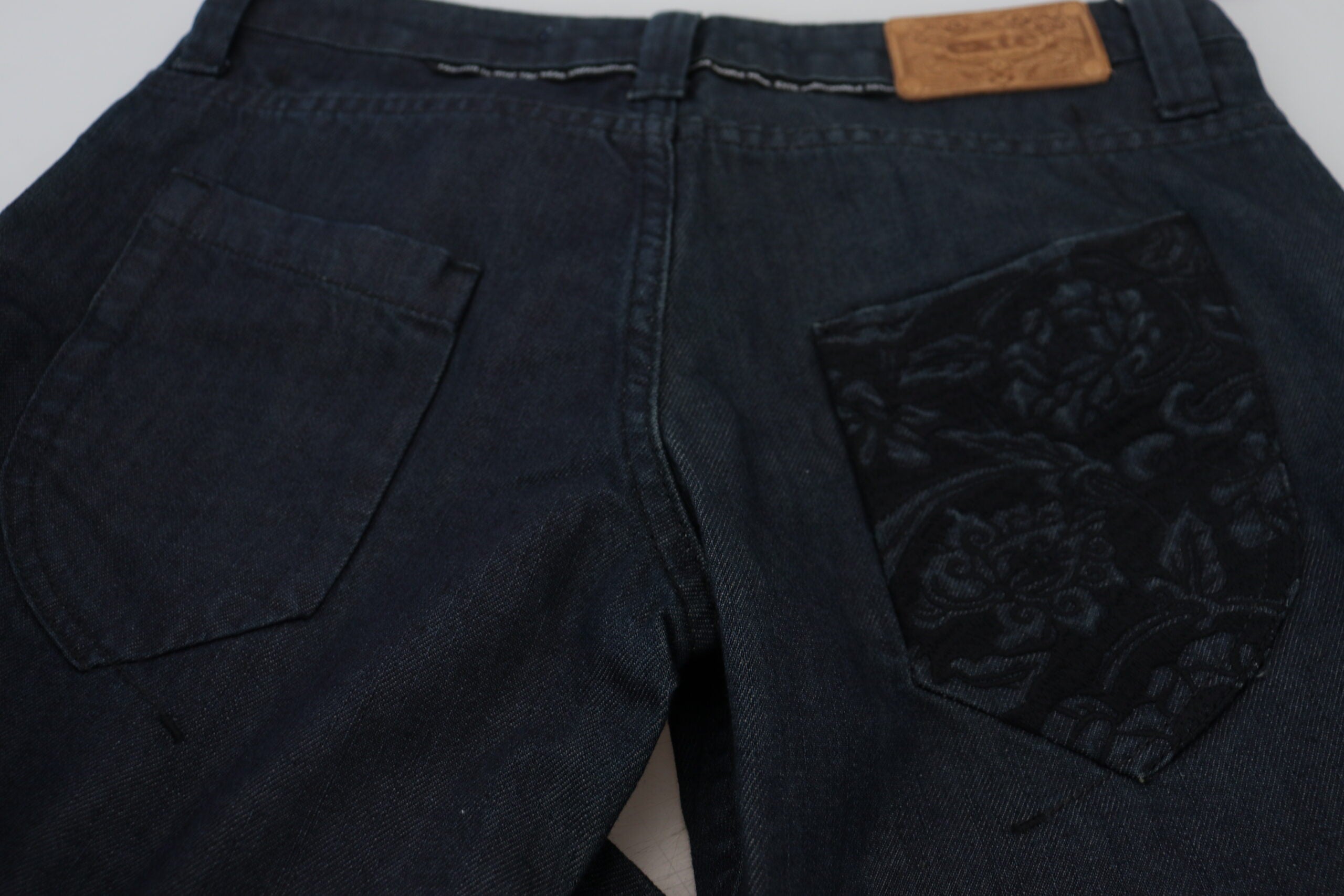 Mörkblå raka denimjeans med låg midja och dammotiv