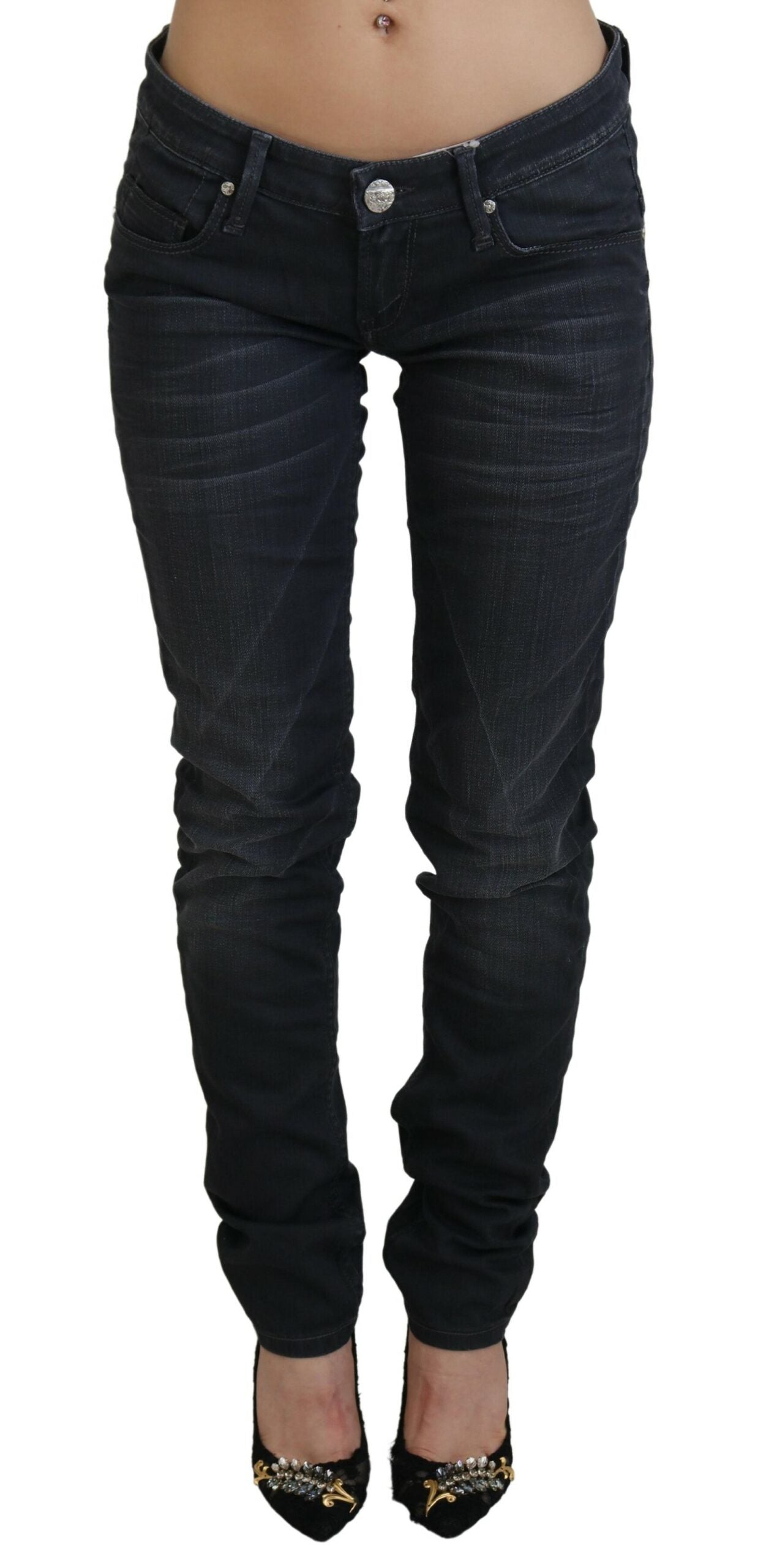 Svarte, vaskede, lavlivede, slim fit-jeans i bomull