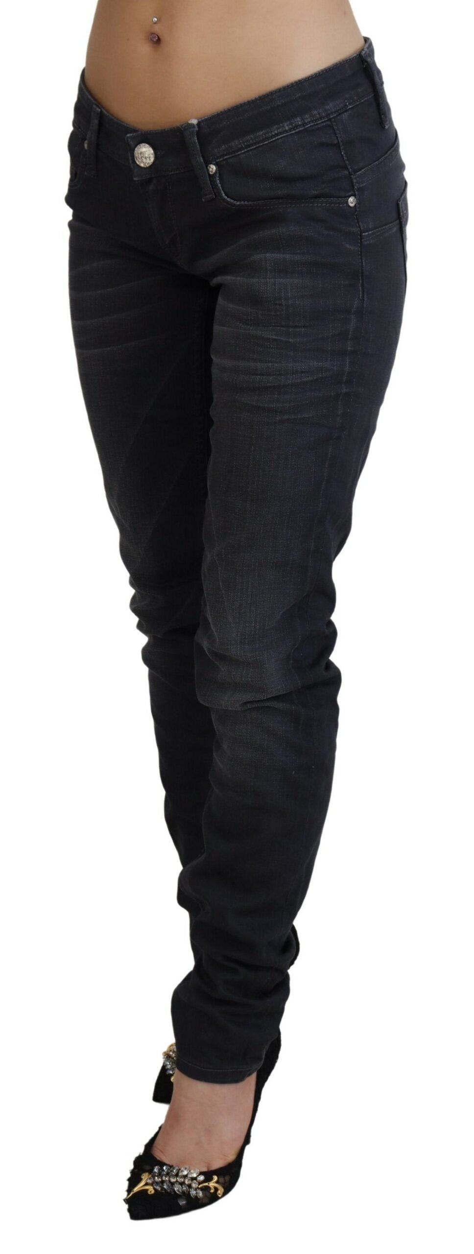 Svarte, vaskede, lavlivede, slim fit-jeans i bomull