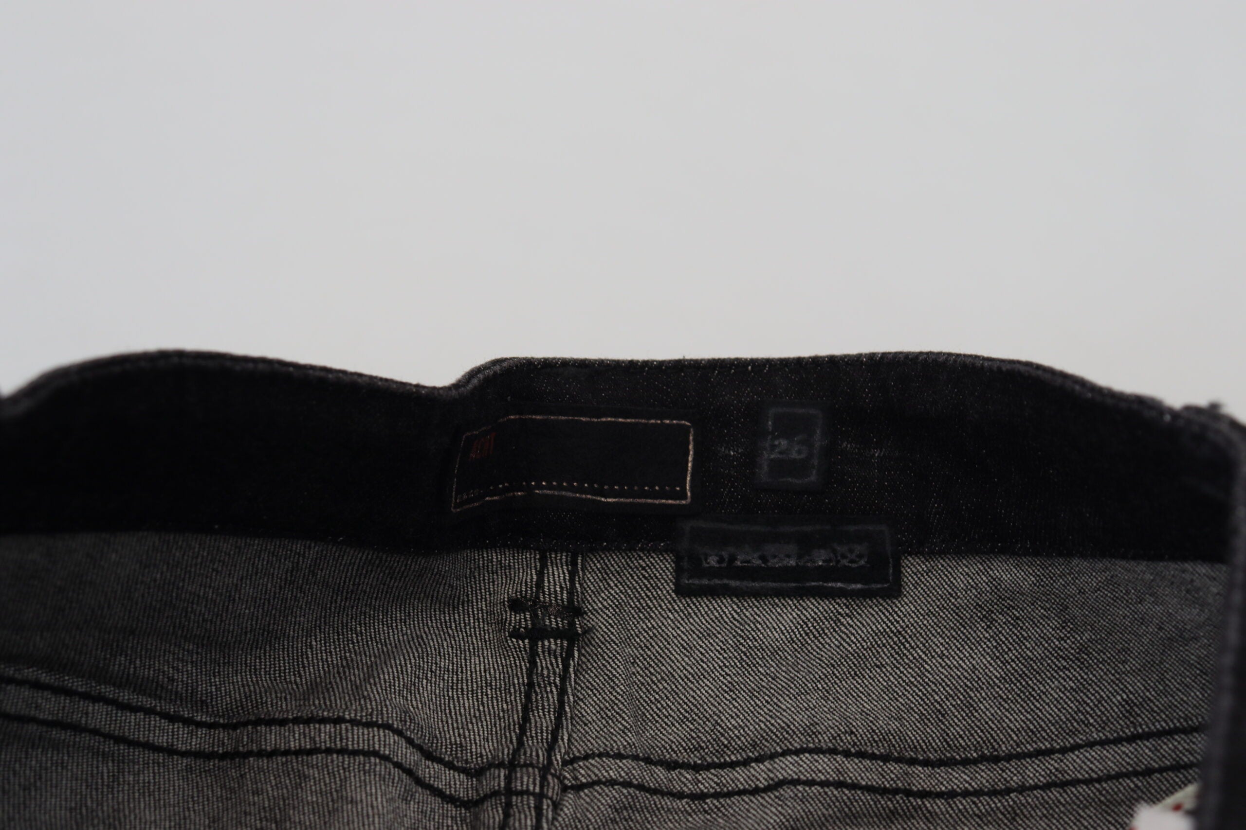 Svarte slim fit bomullsdenimjeans med lav midje