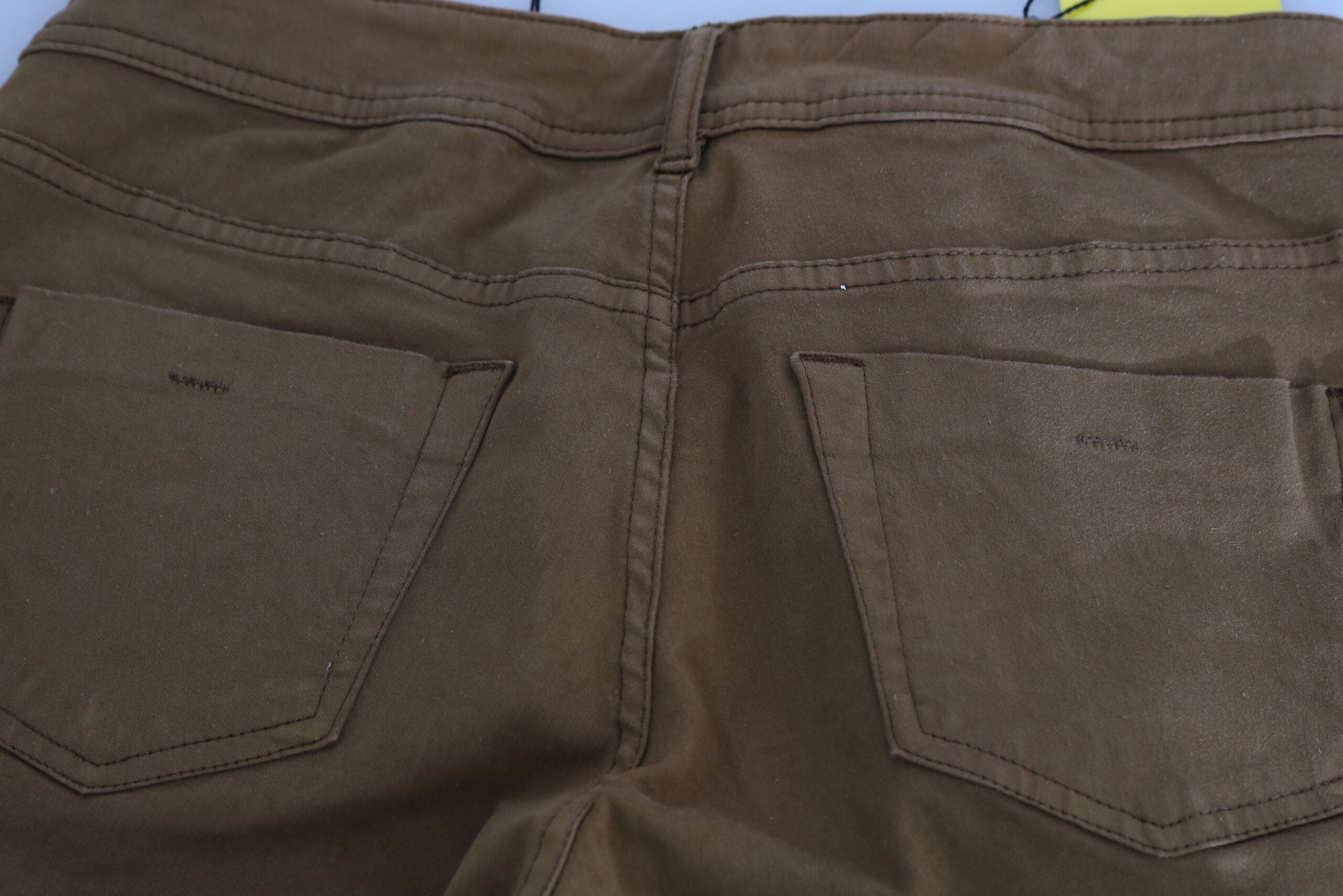 Bruna bomullsjeans med medelhög midja och smal passform