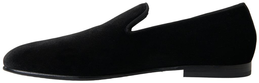 Svarta sammetsloafers i formskor