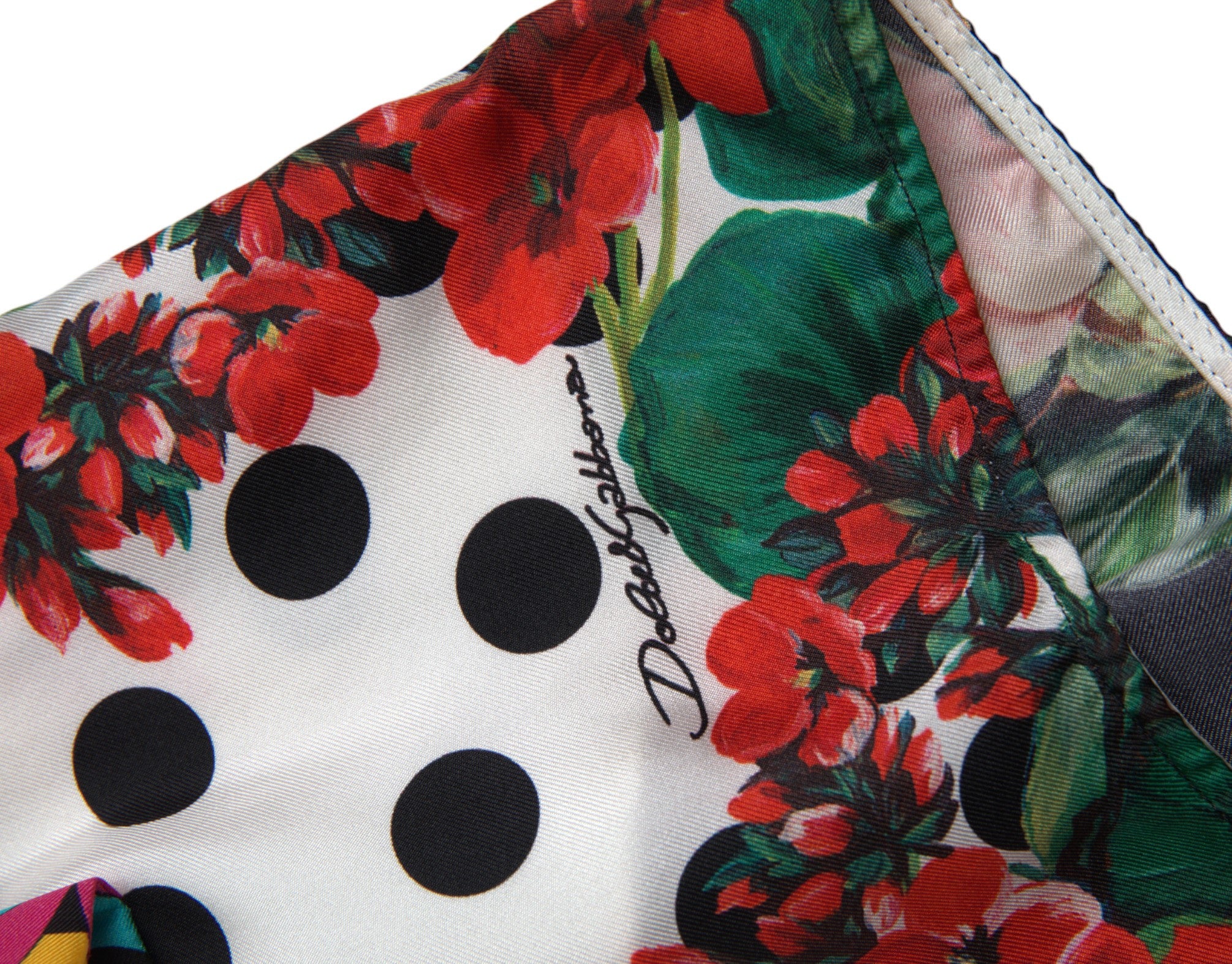 Flerfargede blomsterprikkede hotpants-shorts