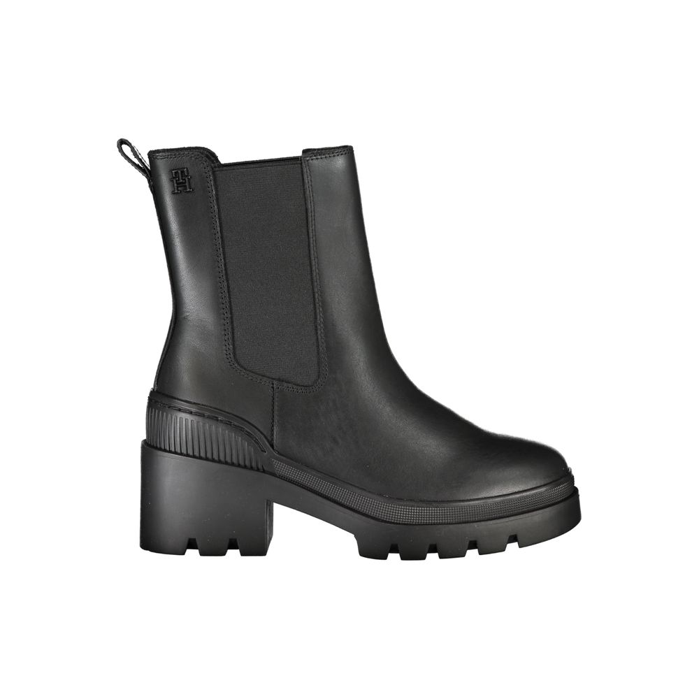 Snygga ankelboots med resår i sidan och logotypdetalj