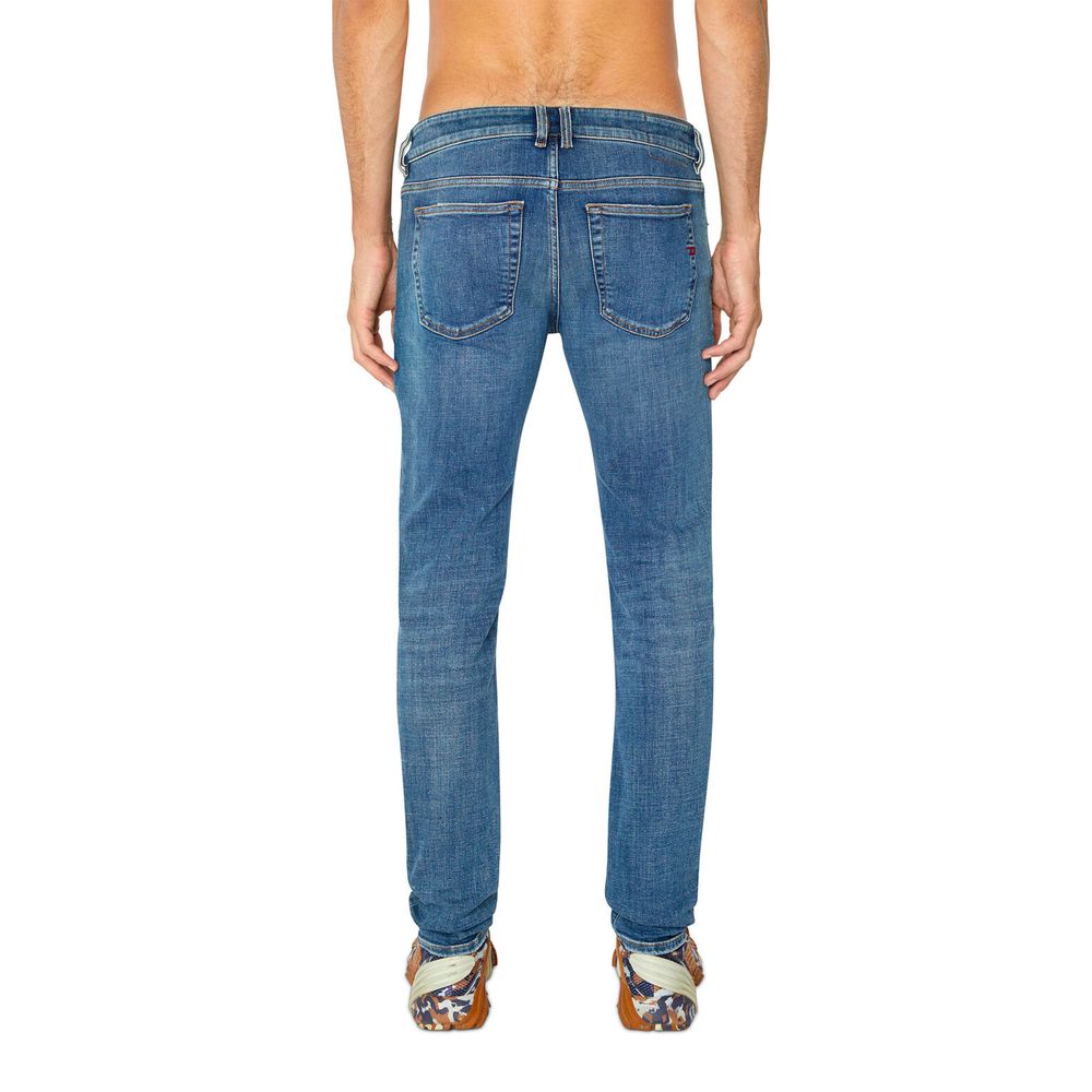 Punk-inspirerte skinny jeans med lav midje
