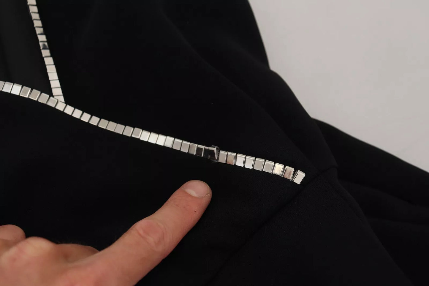 Dsquared² Svart Utsmyckad Ärmlös Jumpsuitklänning med V-ringning